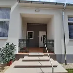 Apartment Deri Kert Apartmanhaz B *