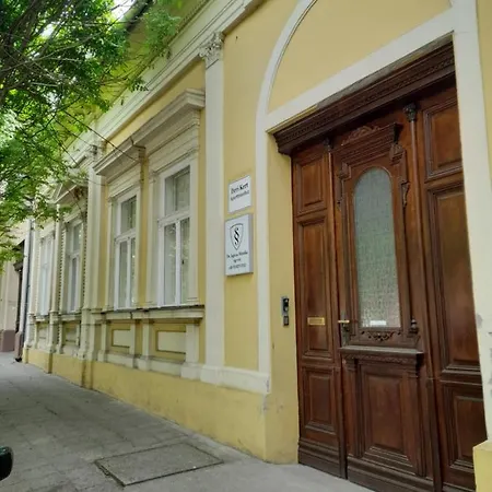 Apartmán Deri Kert Apartmanhaz B *