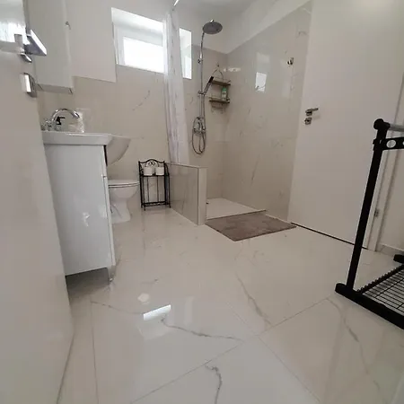 Apartmán Deri Kert Apartmanhaz B