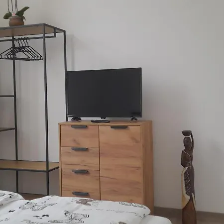 Deri Kert Apartmanhaz B Apartment