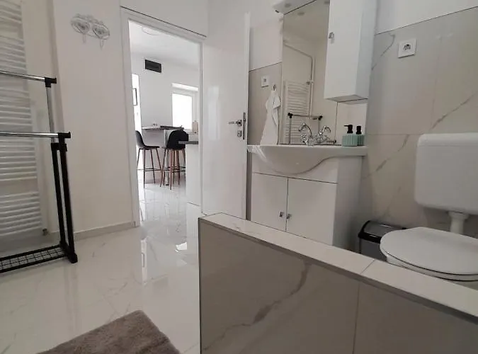 Deri Kert Apartmanhaz B *