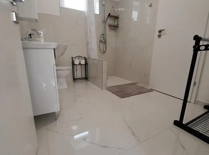 Lejlighed Deri Kert Apartmanhaz B