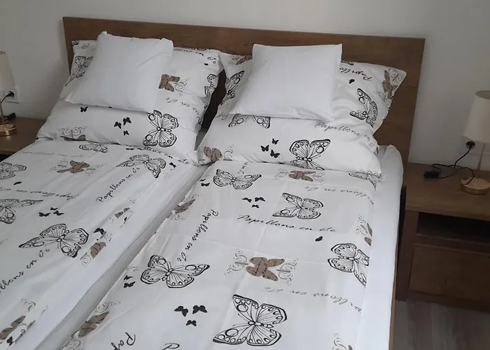 Deri Kert Apartmanhaz B *